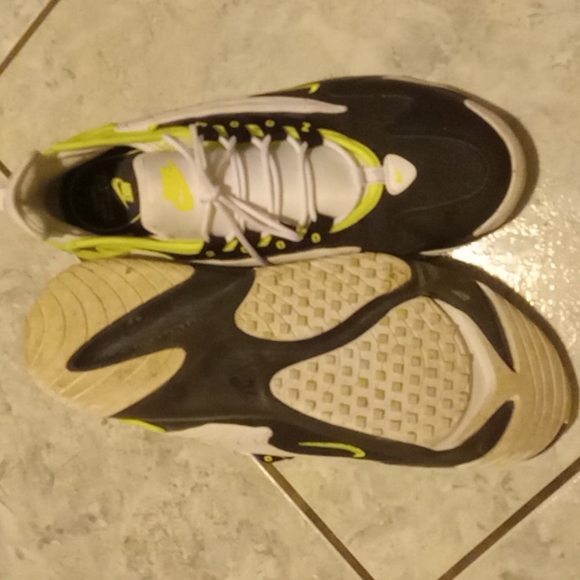 Slightly used  Nike zoom 2k - Picture 2 of 3